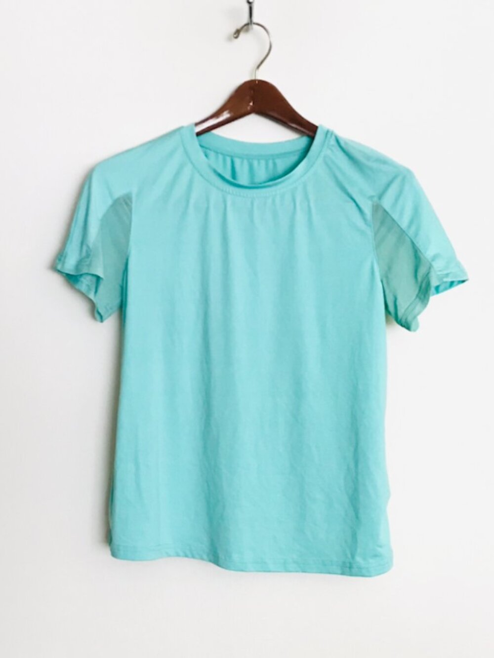 2/$29 Women sports crew neck short sleeve size small mint green top